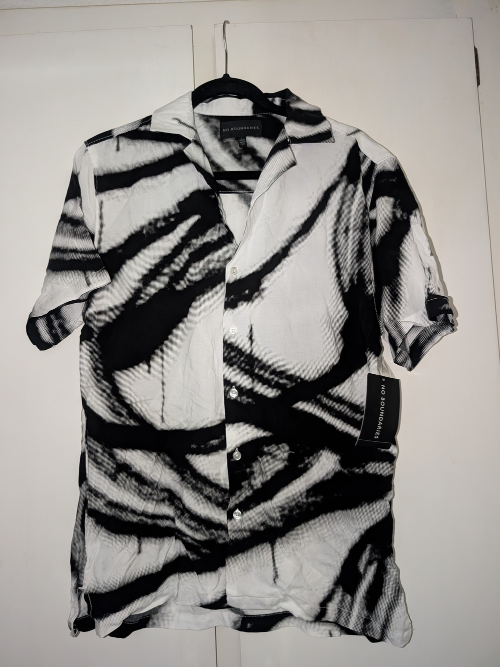 No Boundaries Black and White Short Sleeve Button-Down Shirt